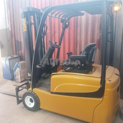 Chariot élévateur - 2