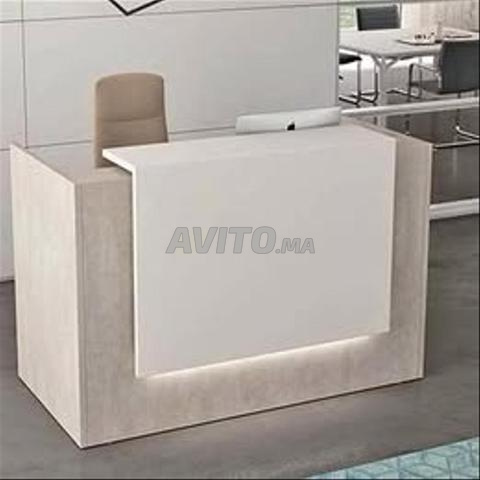 Comptoir d'accueil avec caisson sur mesure - 2