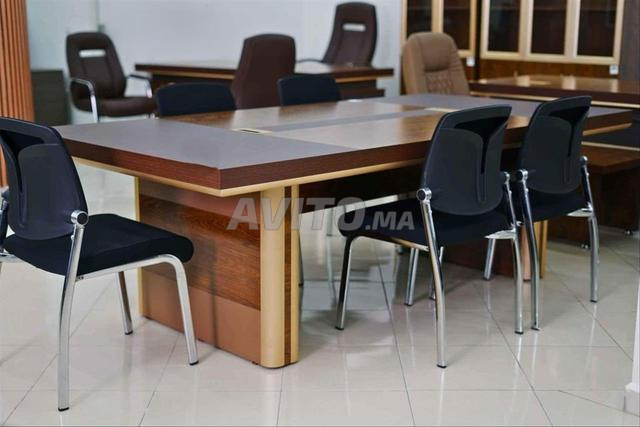 Mobilier de réunion (table)/vestiaire - 2