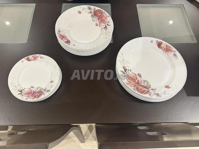 Service d'assiettes de 18 pièces