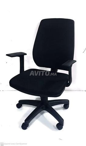 Chaise de bureau à roulettes en Noir / Vestiaire - 2