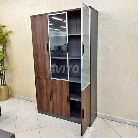Vitrine pour entreprise / vestiaire