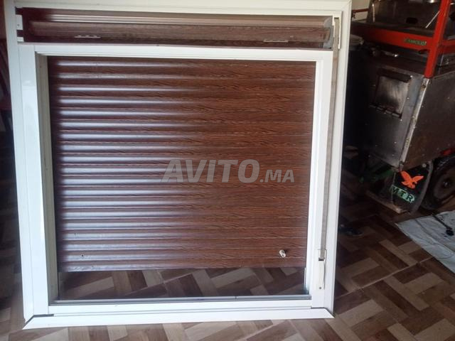 نوافذ للبيع بزجاجها وستائرها - 2