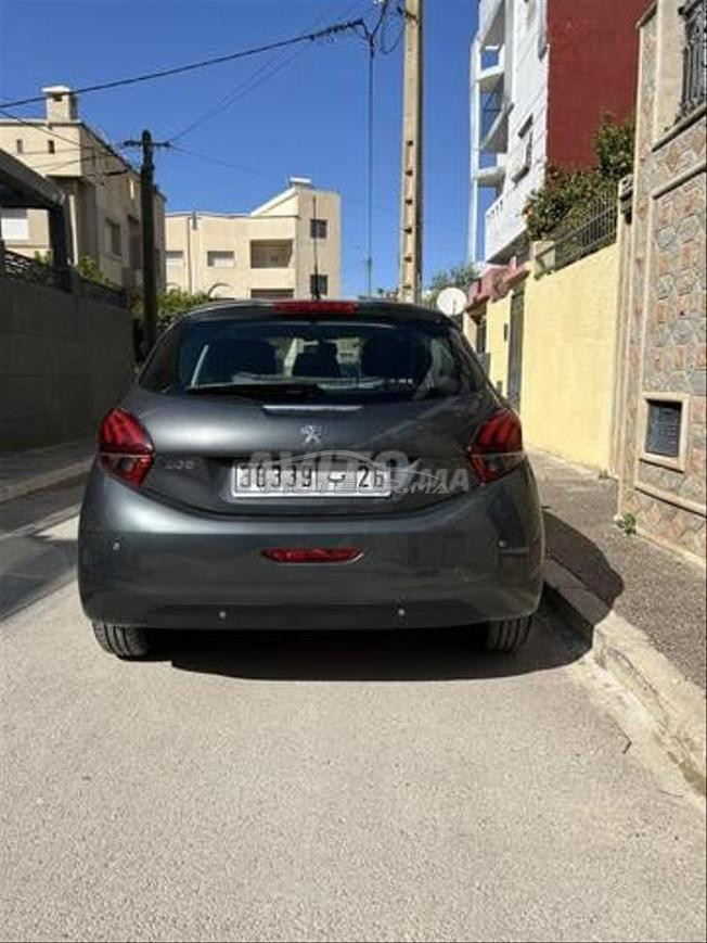 Peugeot 208 Diesel Manuelle 2016 à Settat