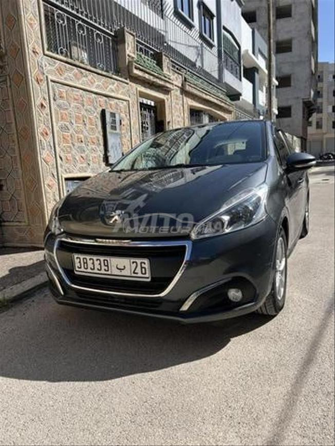 Peugeot 208 Diesel Manuelle 2016 à Settat