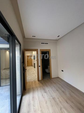 À louer Beau Studio avec pergola RDC 2 min de CFC - image 2