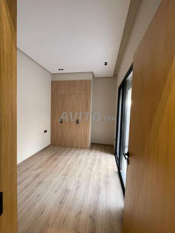 À louer Beau Studio avec pergola RDC 2 min de CFC