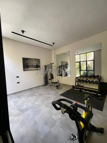 À louer Beau Studio avec pergola RDC 2 min de CFC