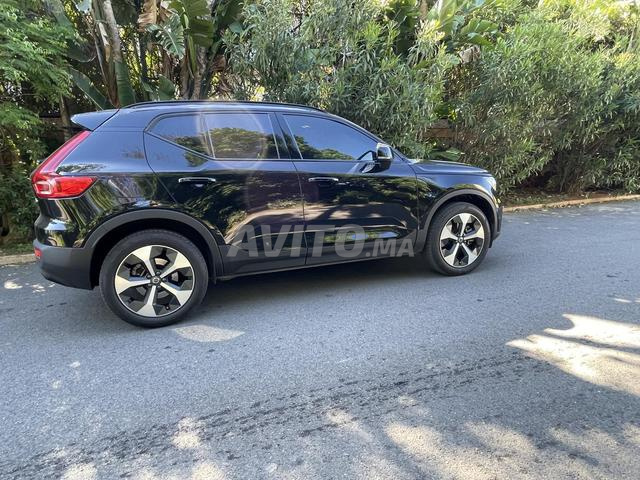 فولفو XC40 B3 بنزين 2025 12,000 كم - 2