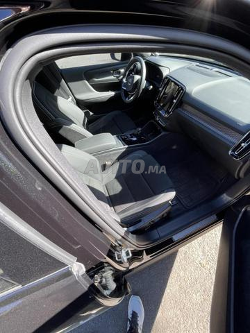 Volvo XC40 B3 Essence 2025 14,000km