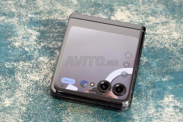 موتورولا راز 40 ألترا 8/256 - 2