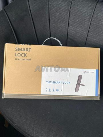 Voici une serrure intelligente sécurité moderne pour les portes