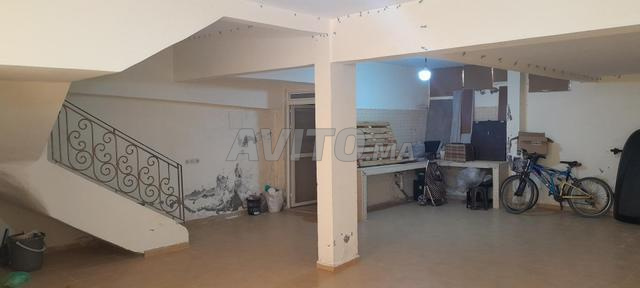 Cave usages dépôt à Skikina - 2