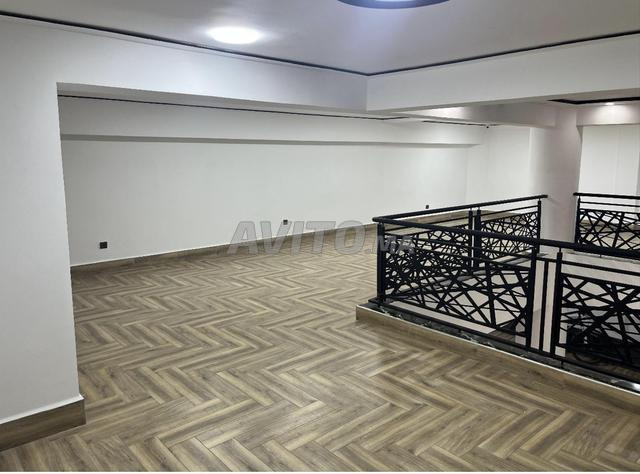 Local commercial avec grande surface plus cave - 2