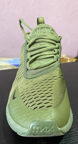NIKE AIR MAX 270 taille 42 - 2