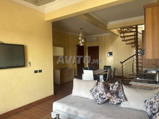 Joli penthouse avec parking et piscine - 2