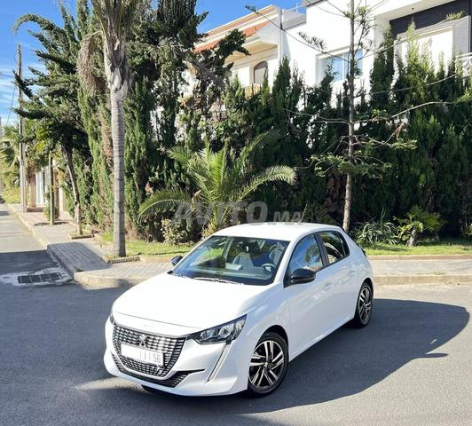 Peugeot 208 Diesel Manuelle 2023 à Casablanca