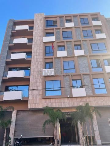 Bureau à louer 74m2 avec terrasse et parking privé