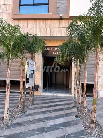 مكتب للإيجار 74 متر مربع مع تراس ومرآب خاص - 2