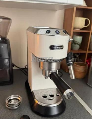 ماكينة قهوة ديلونجي ديديكا بودرة وحليب
