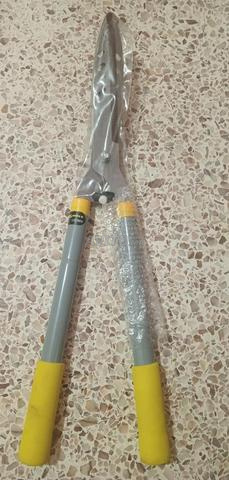 ✂️ Cisailles de jardin pour tailler les branches et l'herbe