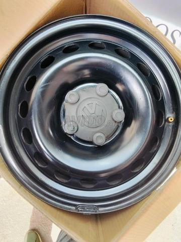 أربعة جنوط فولسفاغن دورجين