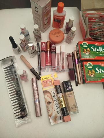 أدوات المكياج، لم تُفتح أي قطعة، بسعر جيد