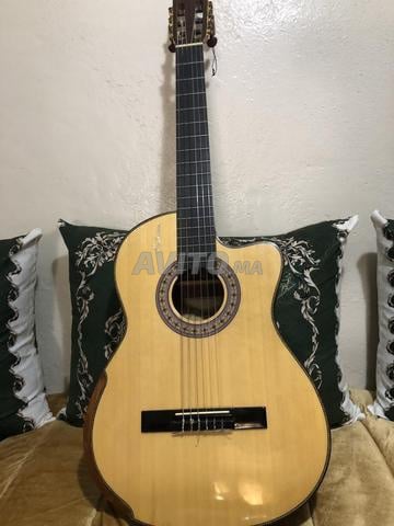 جيتار فالنسيا إلكترو