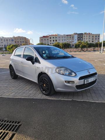 Voiture Fiat Punto essence très bien