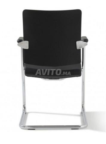 كرسي مكتب زائر باللون الأسود - 2