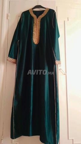 قفطان أخضر ملكي، مقاس ستاندرد، مازال جديد، خدمة مزيانة - 2