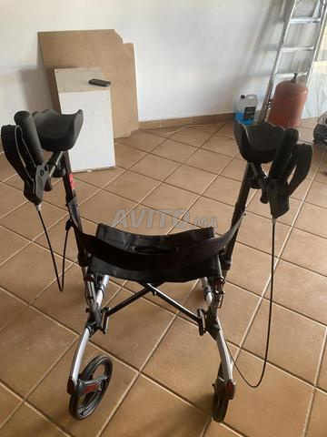 ACTIMO مشاية 4 عجلات مع مسند للساعد - 2