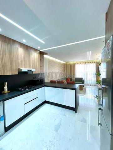 Joli studio meublé à louer à Franceville Maarif - image 3