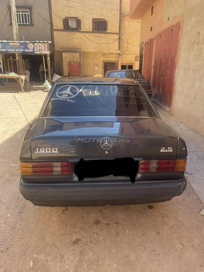 883773996927