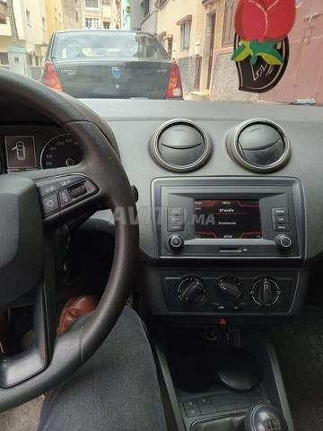 Seat Ibiza Diesel Manuelle 2018 à Rabat - 2
