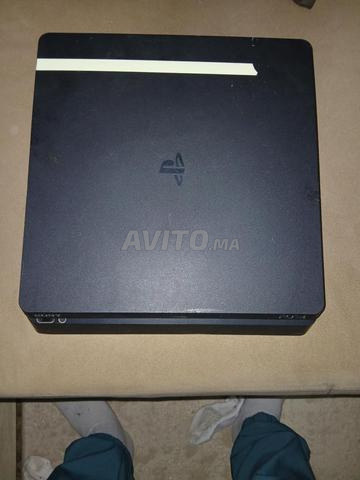 PlayStation 4 en bon état - 2