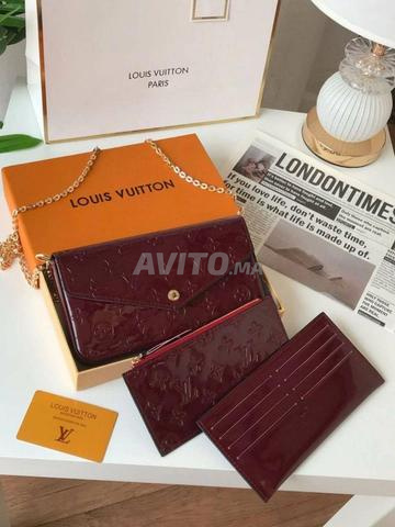 حقيبة نسائية أنيقة مع تغليفها الأصلي - 2