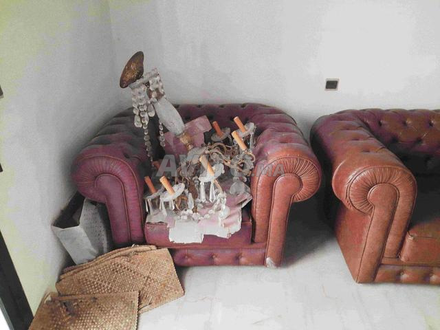 Vente de coiffeuse avec miroir, lampe, canapé et fauteuil