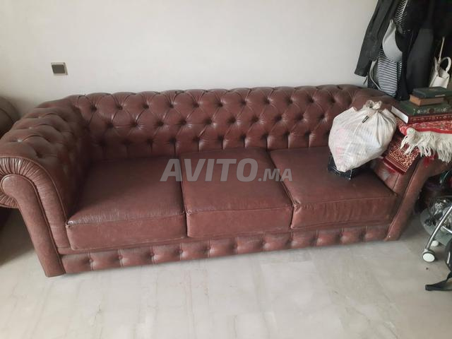 Vente de coiffeuse avec miroir, lampe, canapé et fauteuil - 2