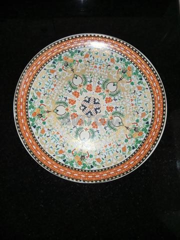 Plat neuf de taille moyenne - 2