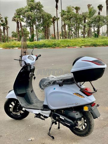 Scooter Leonardo - 2