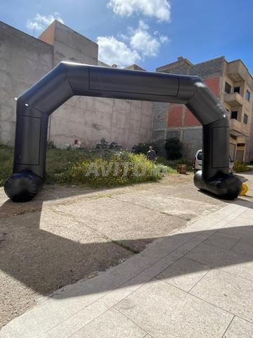 تصنيع وبيع الأقواس والراقصين الهوائيين