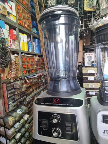 خلاط وخلاط احترافي 4 لتر - 2