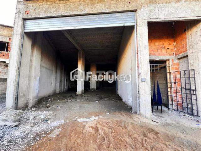 Local commercial de 550 m² à Casablanca