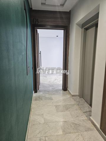 شقة بمساحة 147 متر مربع في دار بوعزة