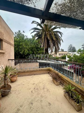 فيلا استثنائية غير نمطية بمساحة 519 متر مربع للبيع - 2