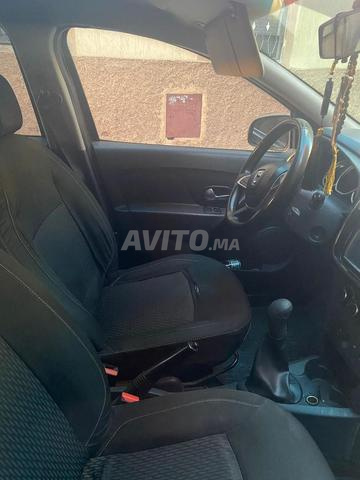 Dacia Logan Diesel Manuelle 2017 à Tanger - 2