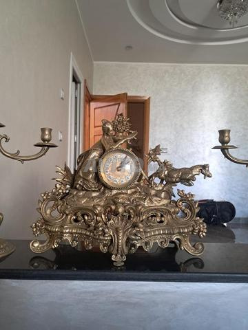 ساعة نحاسية