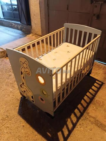 سرير أطفال 3 مستويات مع مرتبة طبية - 2