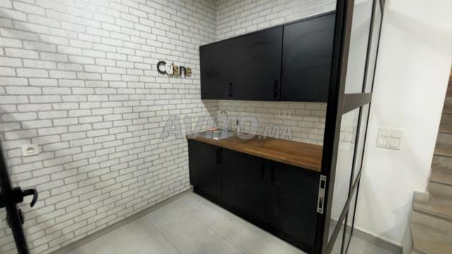 محل للاستخدام التجاري للإيجار في عين الذياب - 2